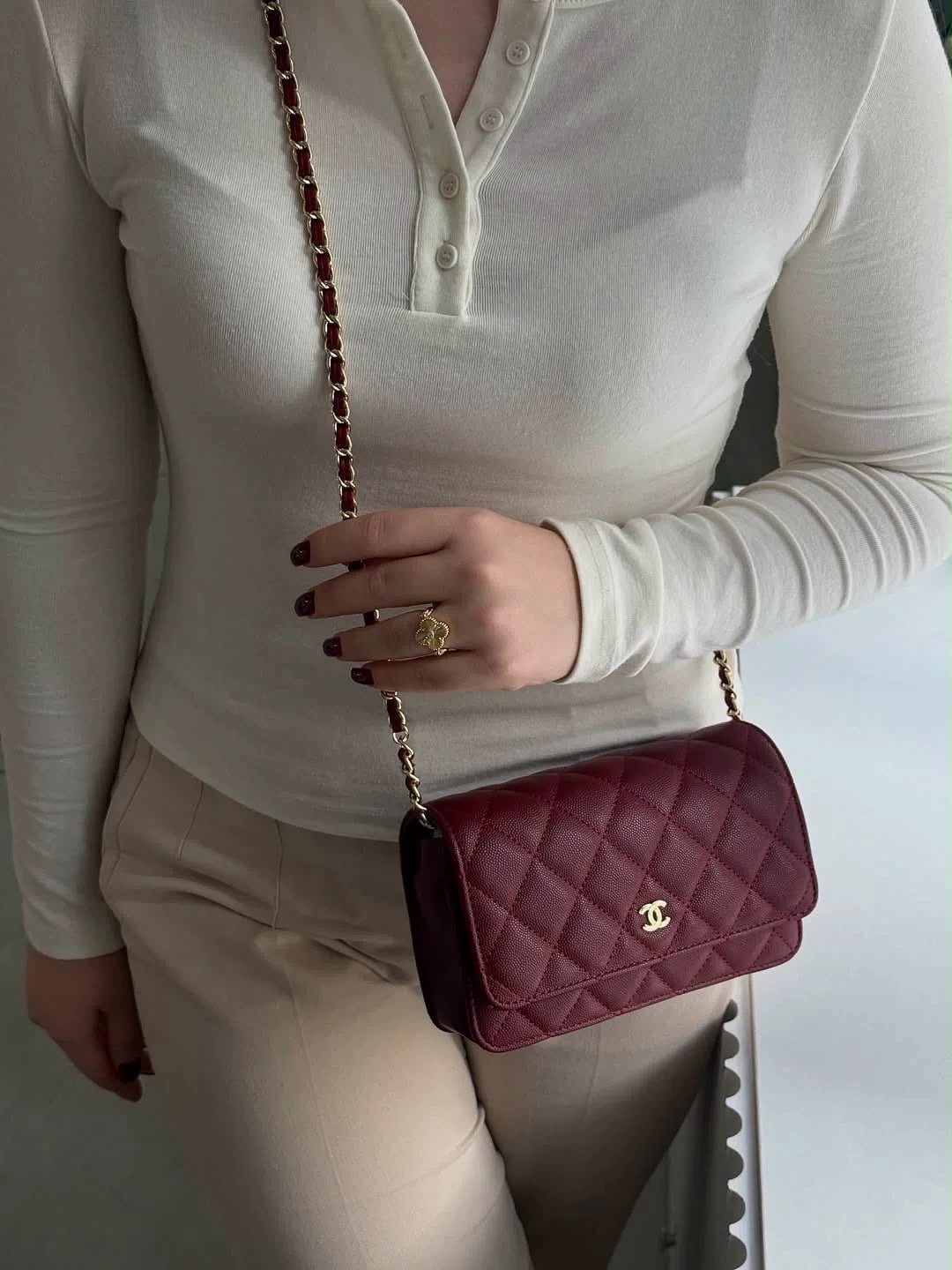 Chanel Bandolera Wallet On Chaines