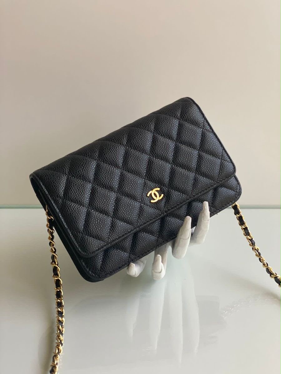 Chanel Bandolera Wallet On Chaines