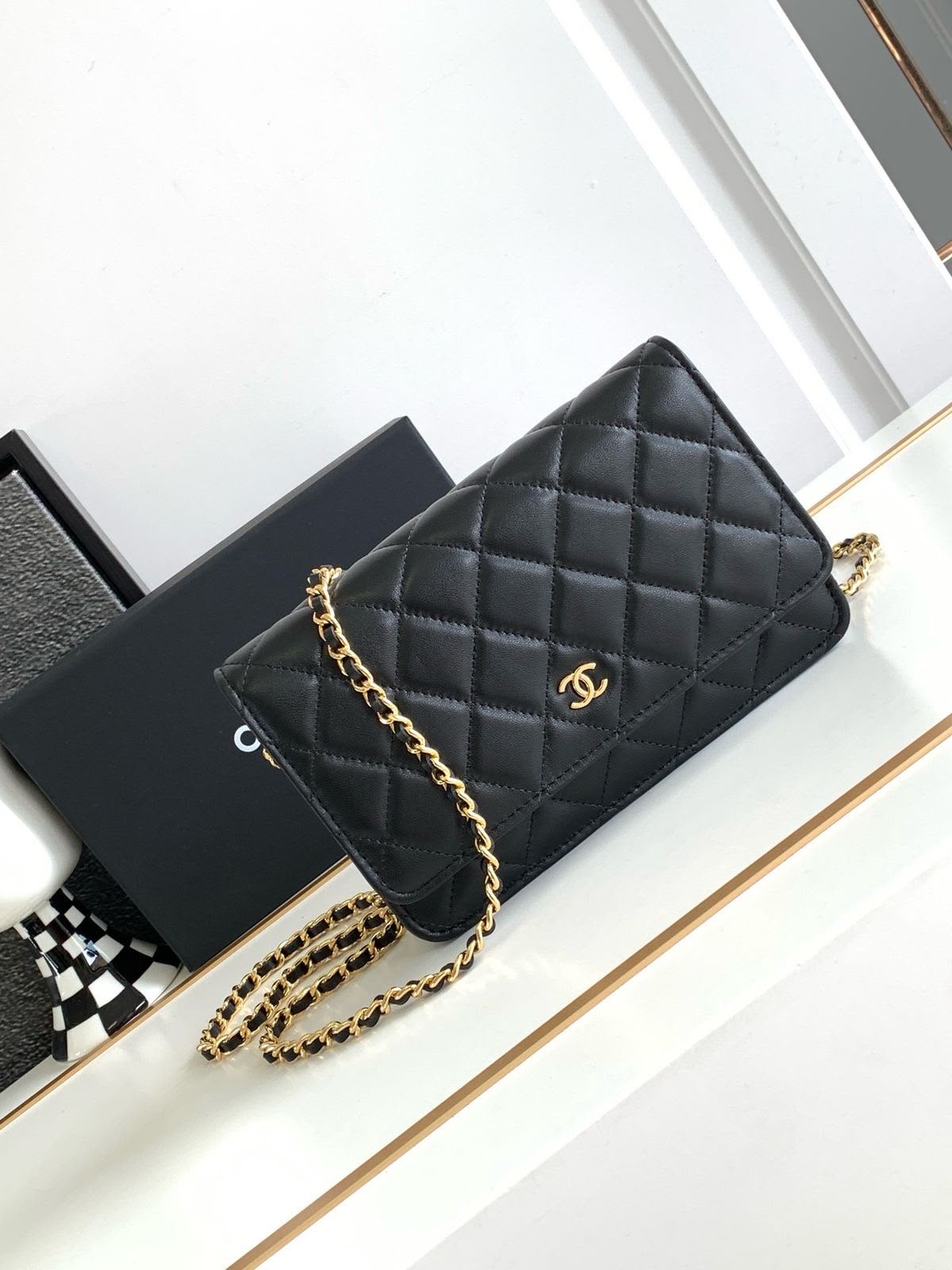 Chanel Bandolera Wallet On Chaines