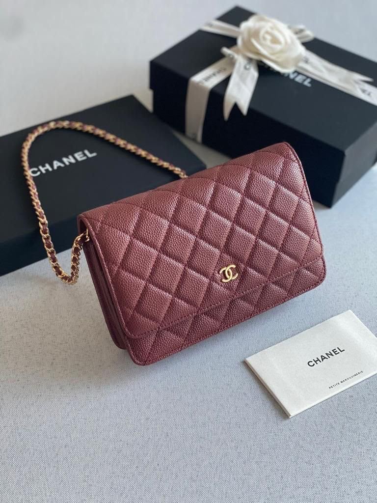 Chanel Bandolera Wallet On Chaines
