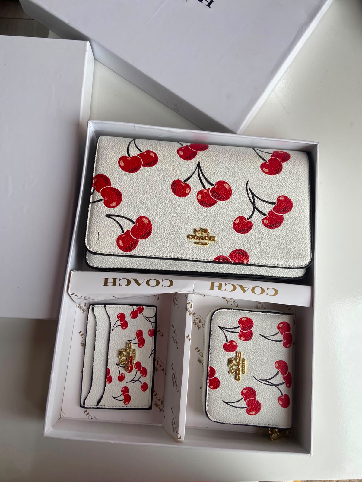 Set Coach Red & White