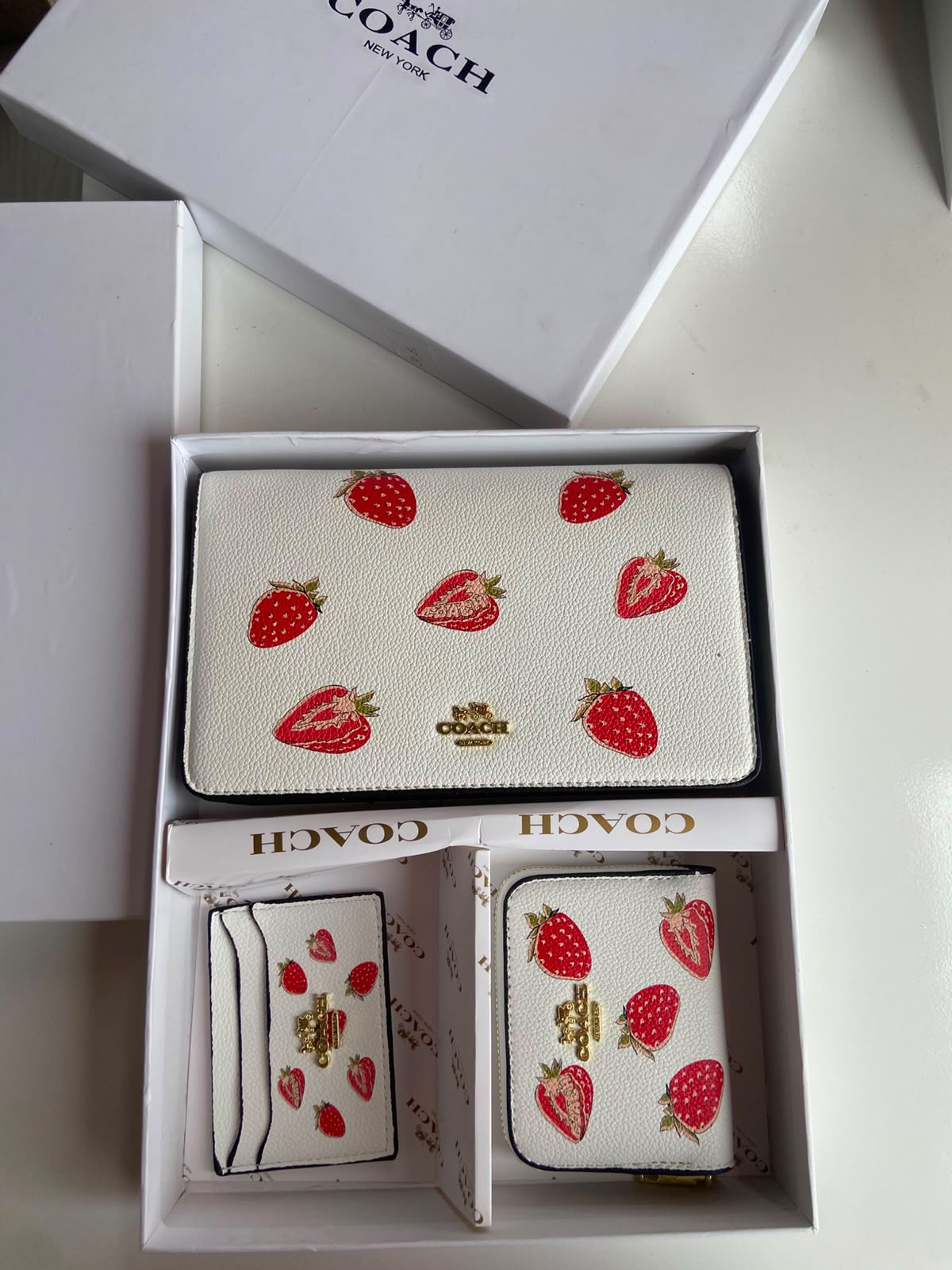 Set Coach Red & White