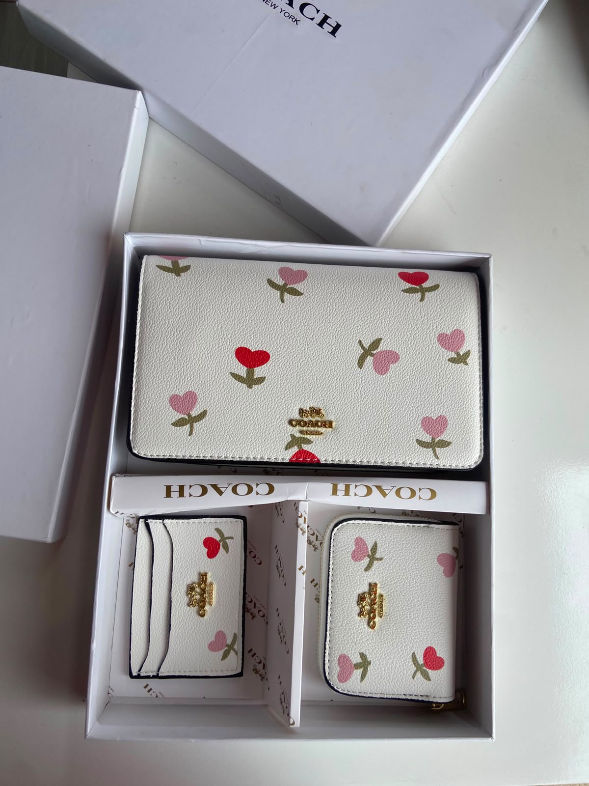Set Coach Red & White