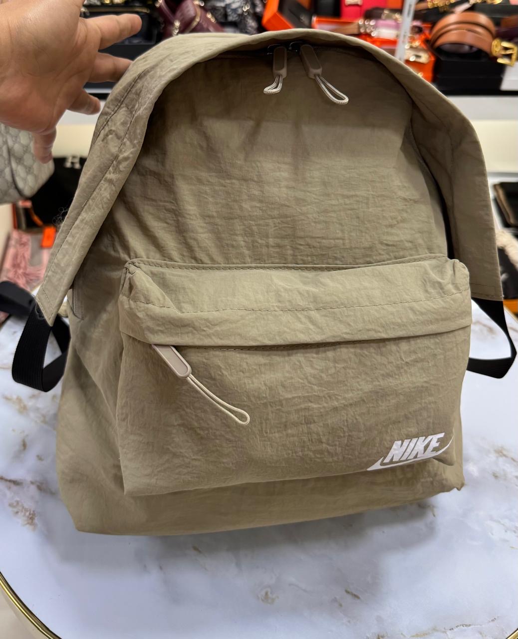 Mochila Nike Essential