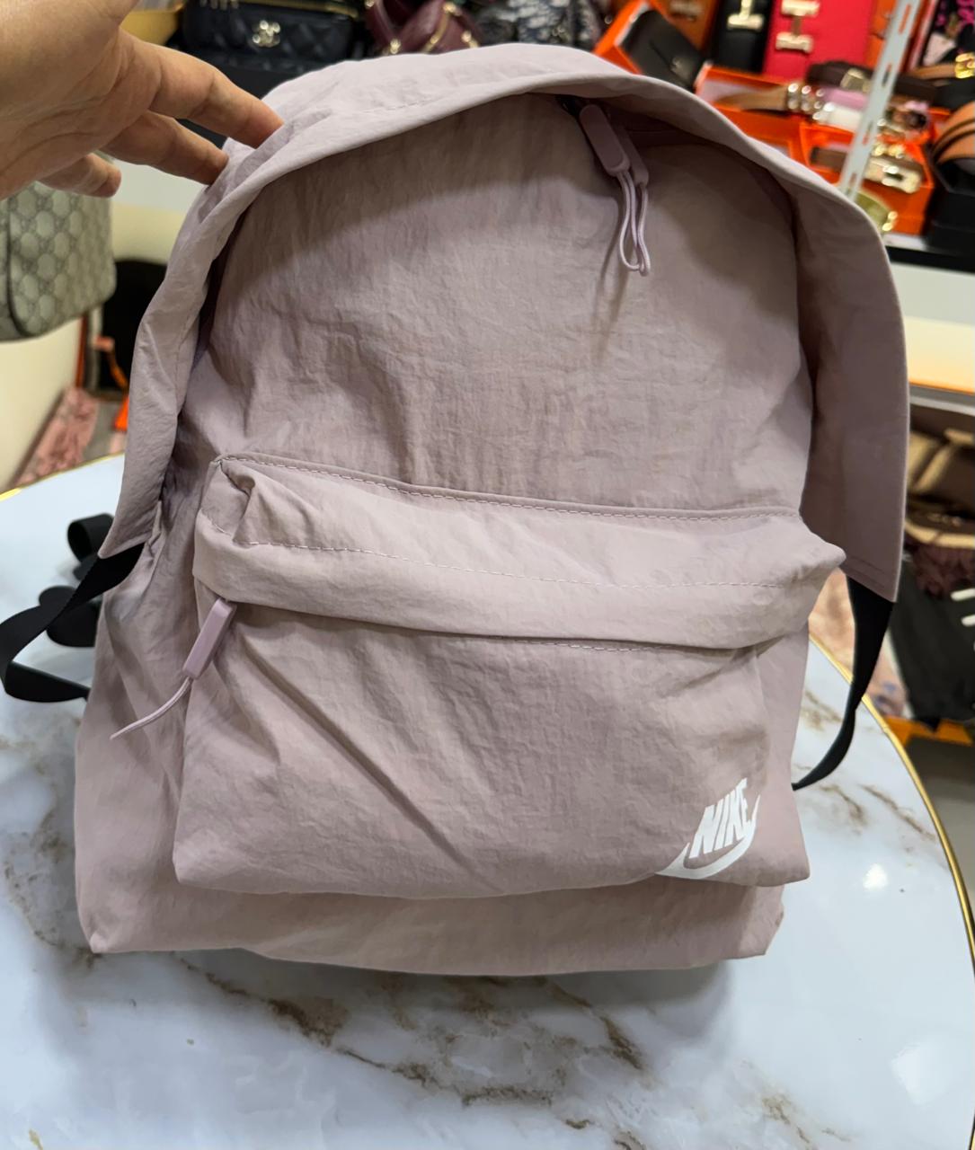 Mochila Nike Essential
