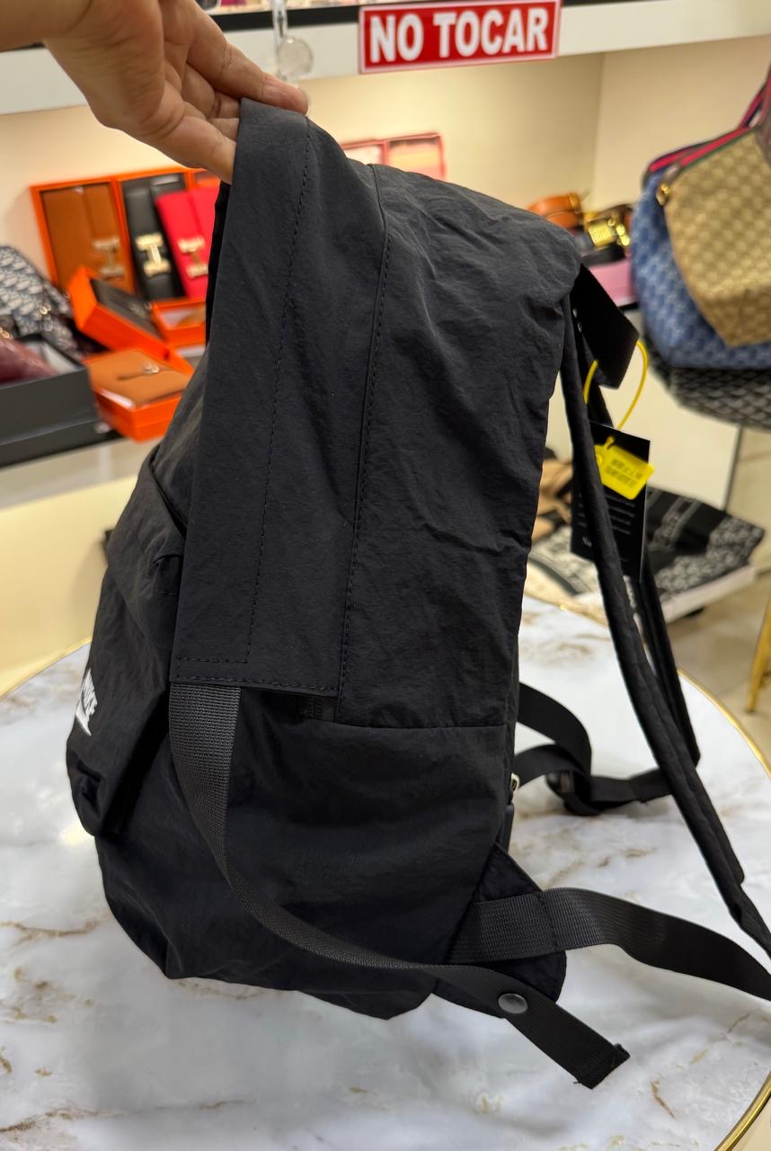 Mochila Nike Essential
