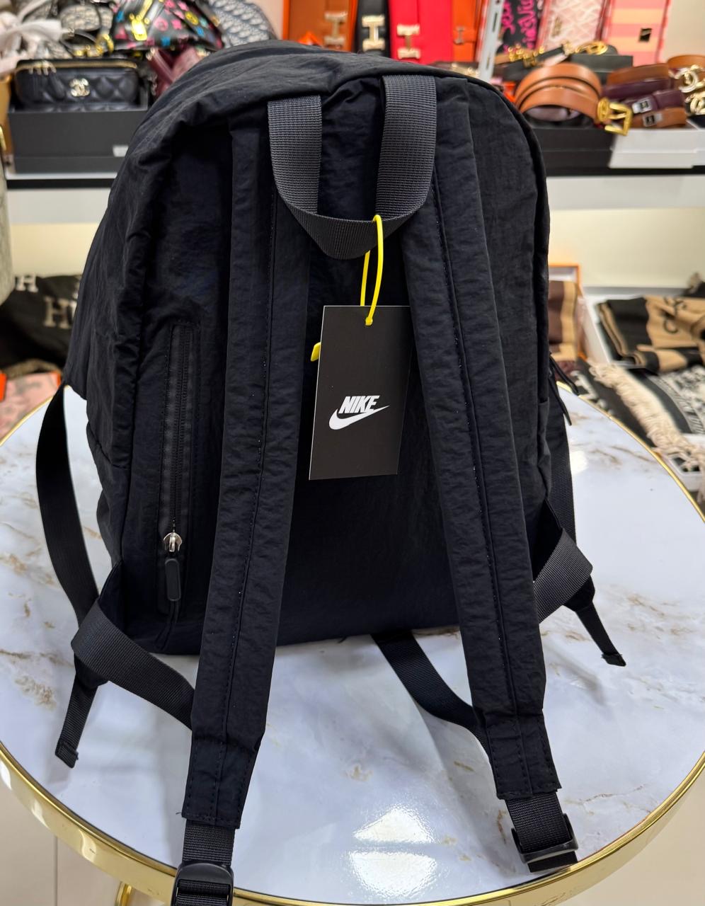 Mochila Nike Essential