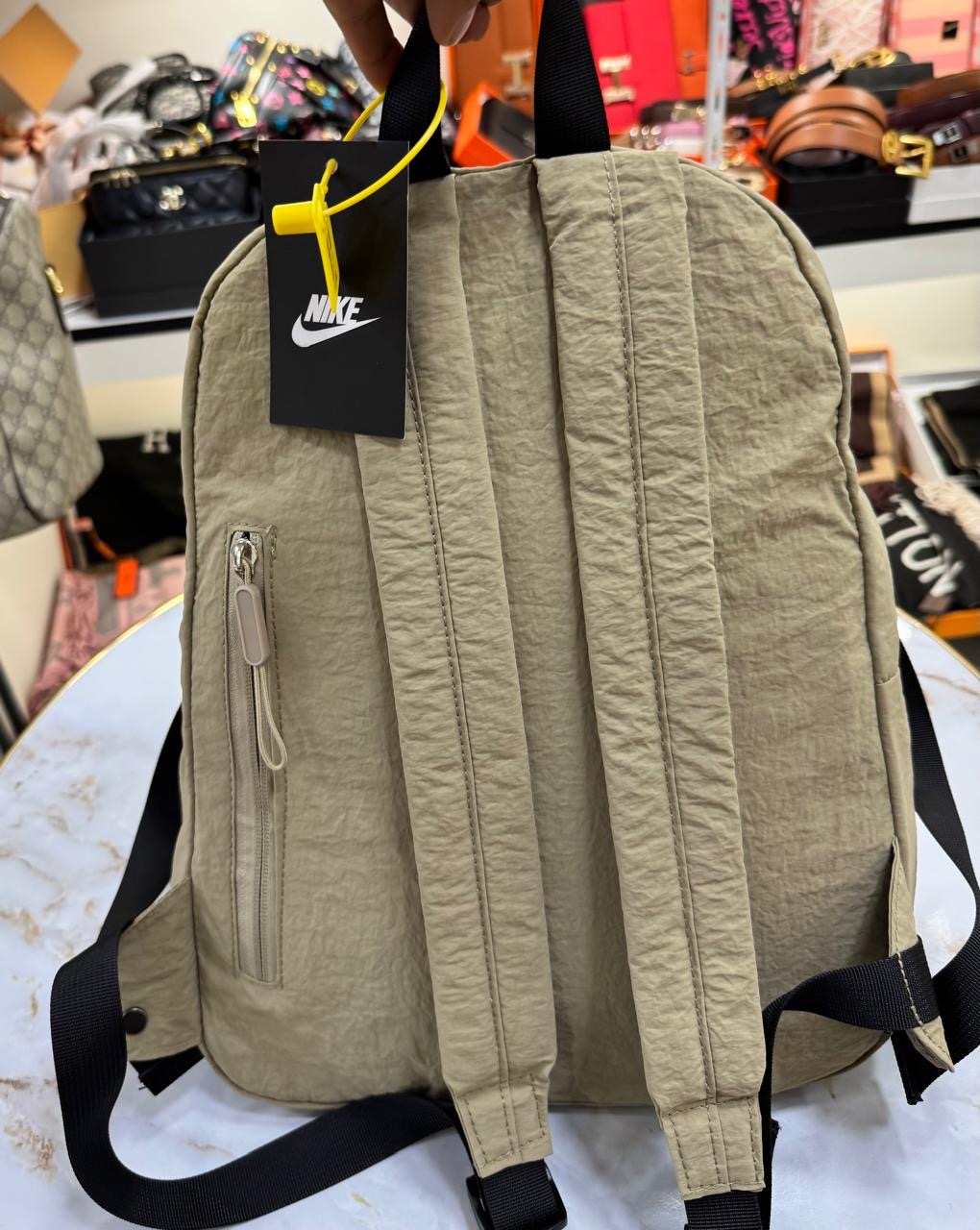 Mochila Nike Essential