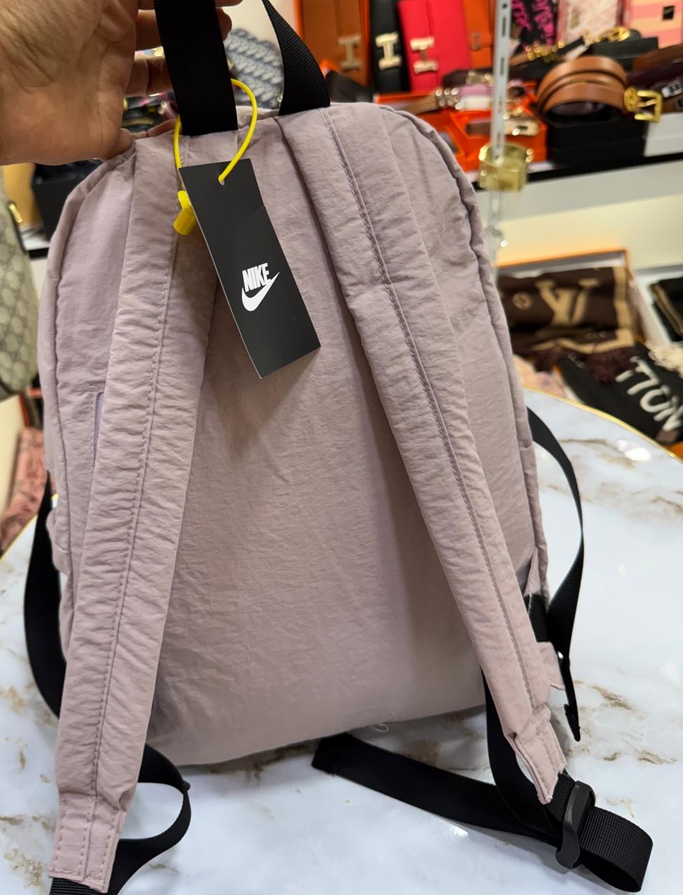 Mochila Nike Essential