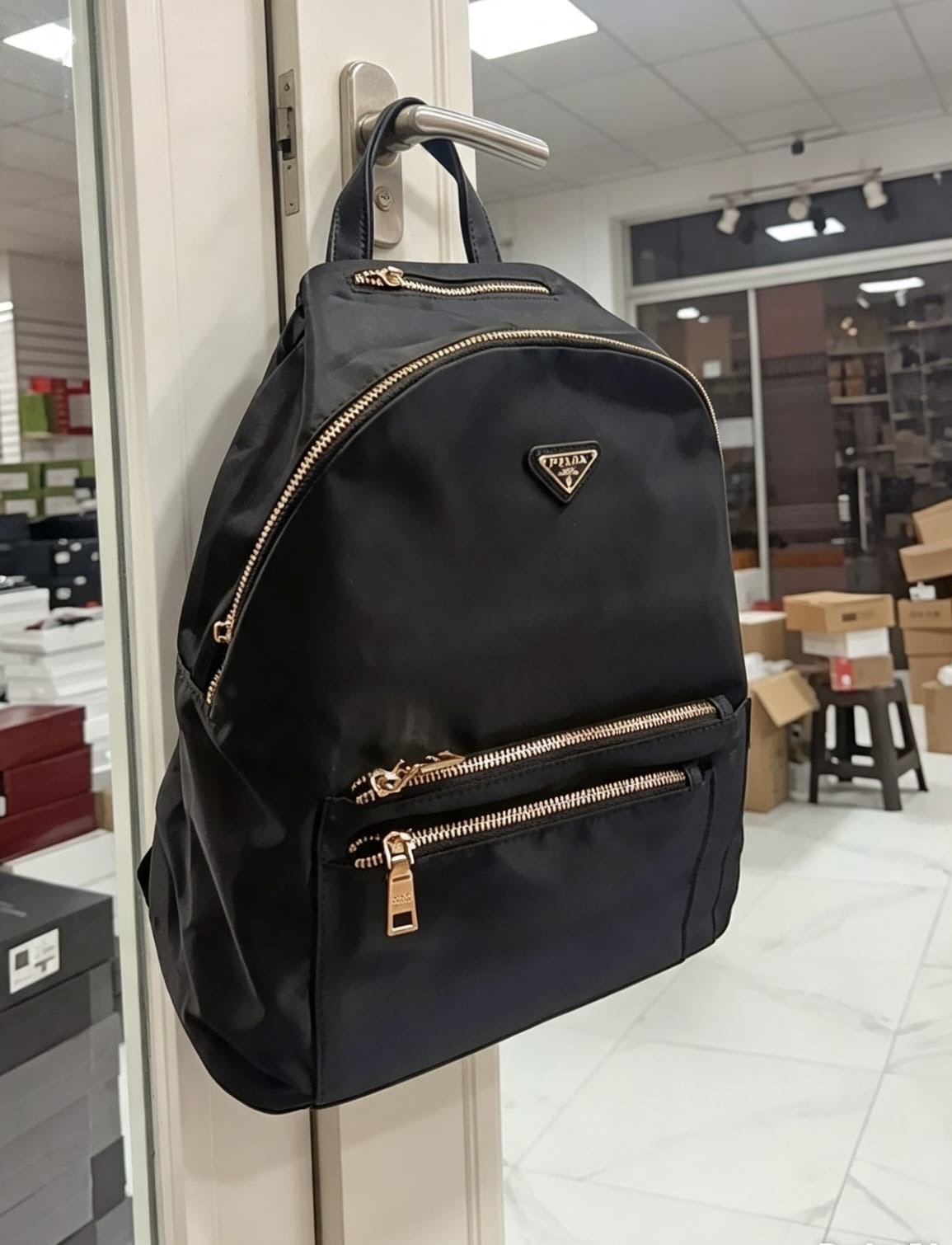 Prada Noir Avenue