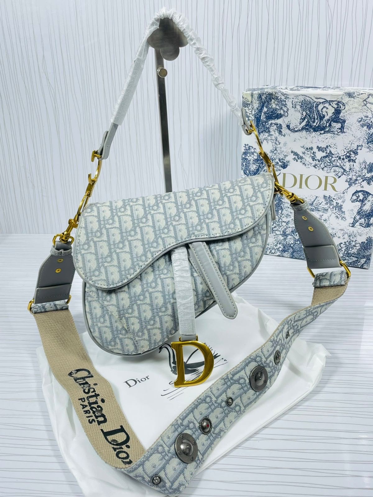 Dior Saddle Oblique Elegance